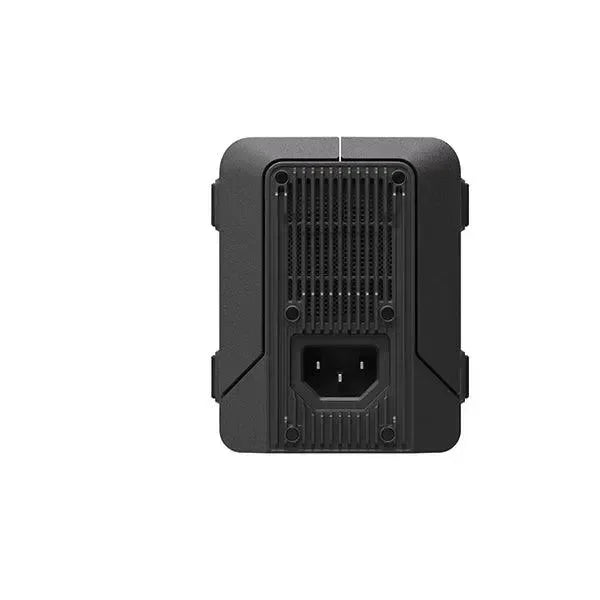 Caricabatterie intelligente DJI TB51 per batterie droni, vista frontale su porta di alimentazione