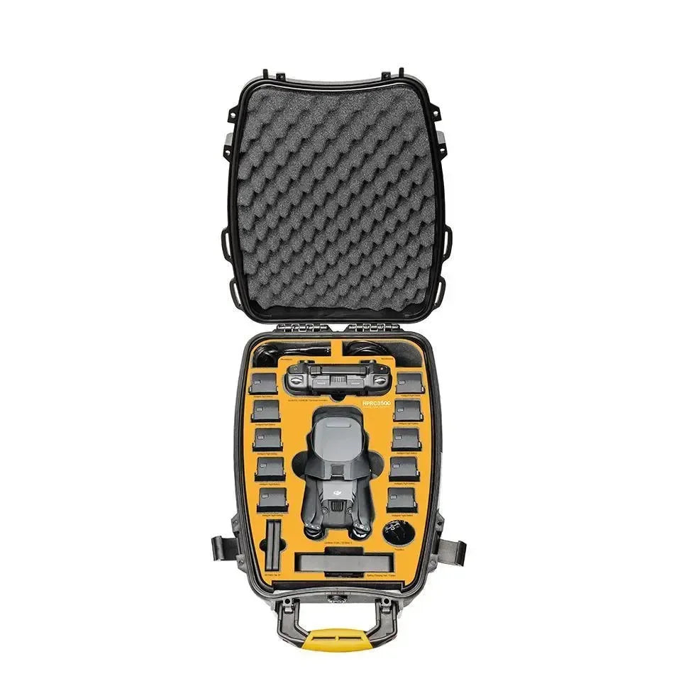 Valigia rigida imbottita con drone DJI Mavic 3 e accessori organizzati all'interno.