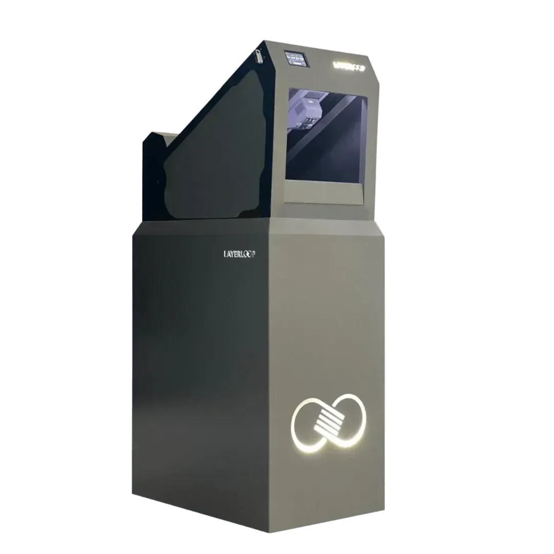 Stampante 3D industriale nera LayerLoop, vista laterale con logo luminoso sulla base.