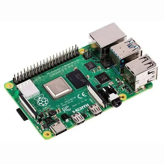 Scheda Raspberry Pi 4 modello B con 4GB RAM, porte USB, HDMI e GPIO, su sfondo bianco.