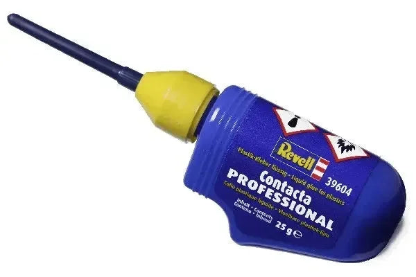 Colla liquida per plastica Revell Contacta Professional 25g, tubetto blu con dosatore giallo.