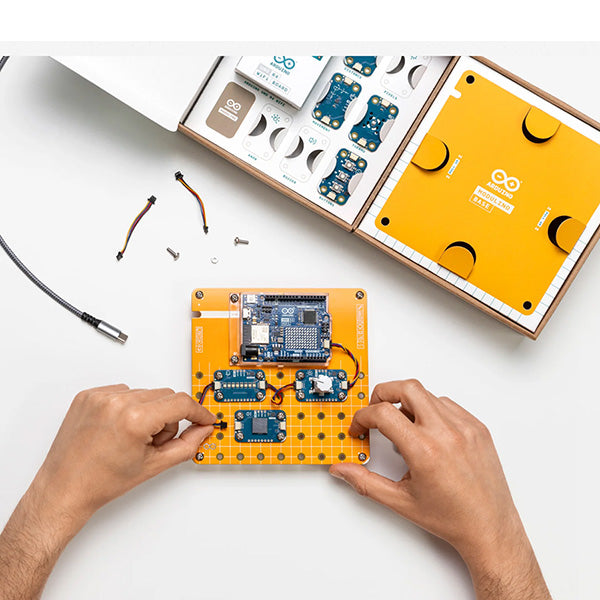 Kit Plug and Make: Arduino UNO R4 WiFi con Moduli Modulino®