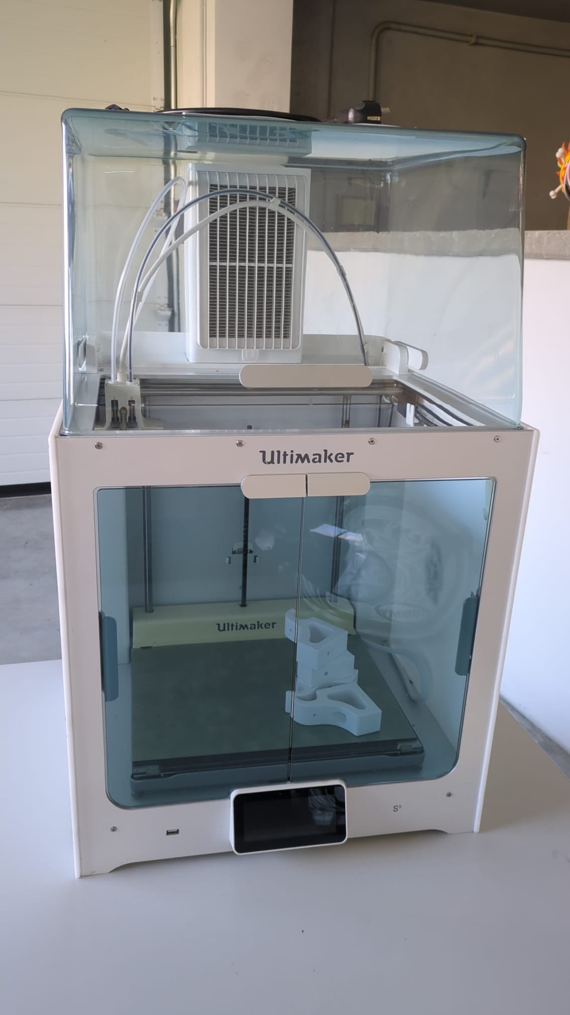 Stampante 3D Ultimaker S5 con Air Manager - Usata