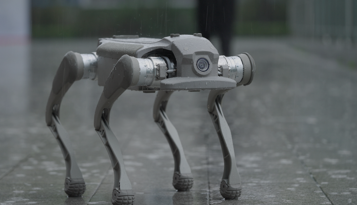 Genisom L1 - Robot quadrupede ZSL-1